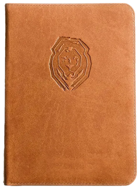 Life Lion Bibel in Braun, Vorderseite mit Löwenprägung
