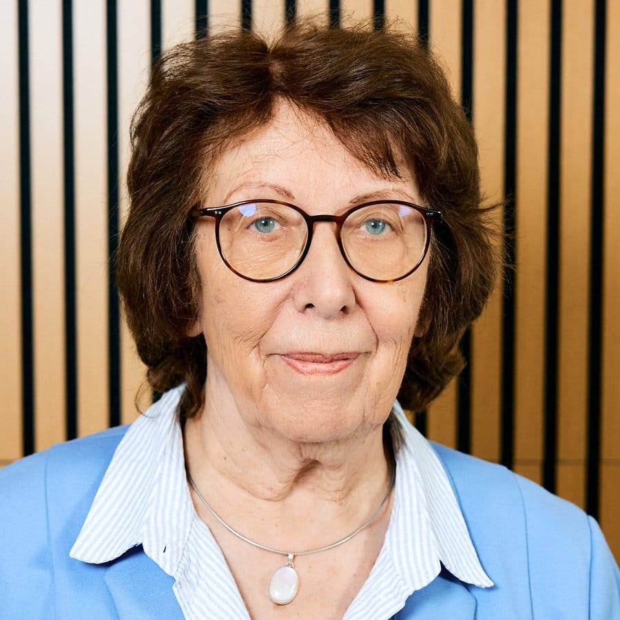 Porträt von Angelika Eibach-Bialas