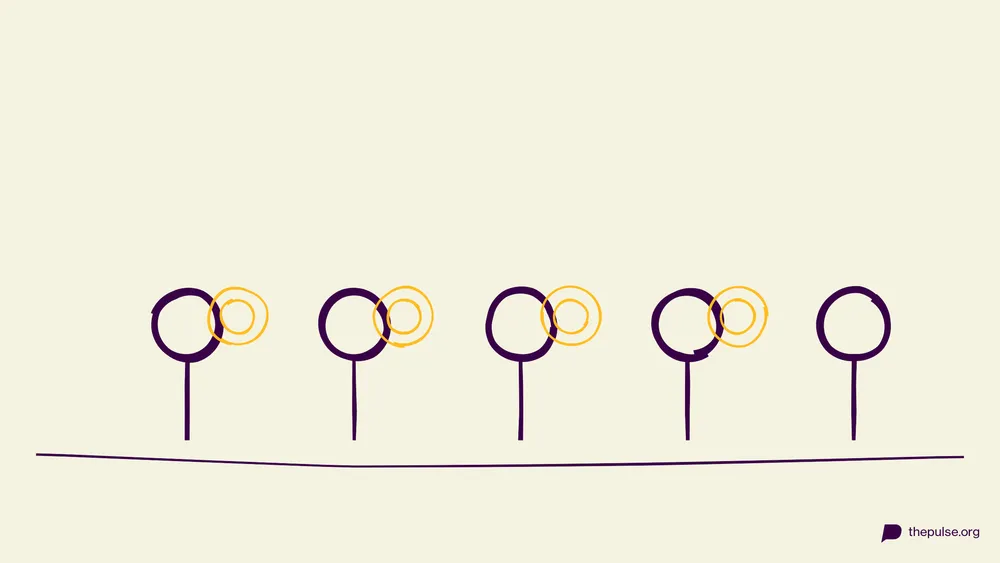 Handgezeichnete Illustration: Weihnachtsbotschaft wandert flüsternd mit gelben Schallwellen durch die Reihe