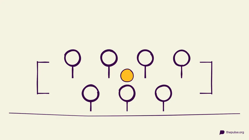 Illustration: Sitzreihen wie beim Tischkicker, gelber Ball in der Mitte