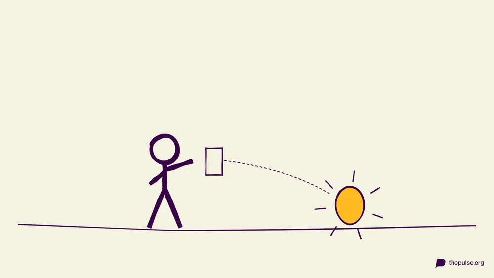 Handgezeichnete Illustration: Figur filmt das gefundene gelbe Osterei für die Video-Challenge