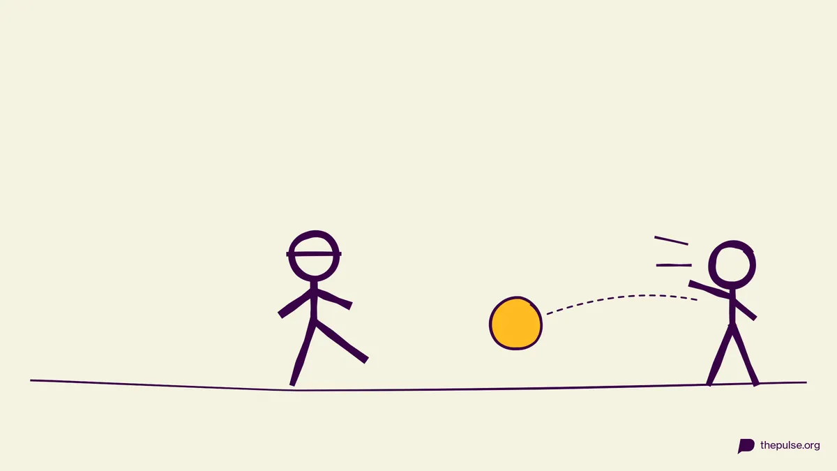 Handgezeichnete Illustration: Figur mit Augenbinde kickt einen gelben Ball, Partner ruft die Richtung
