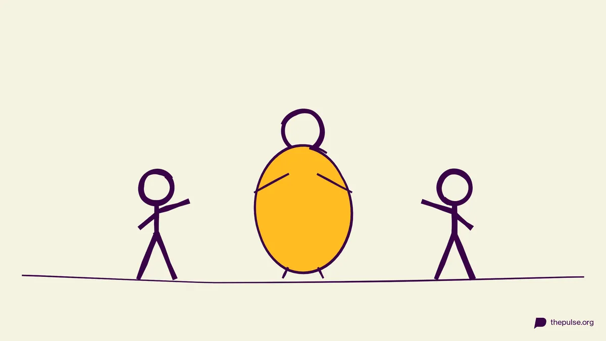 Handgezeichnete Illustration: Mitspieler wird in ein menschengroßes gelbes Osterei verwandelt