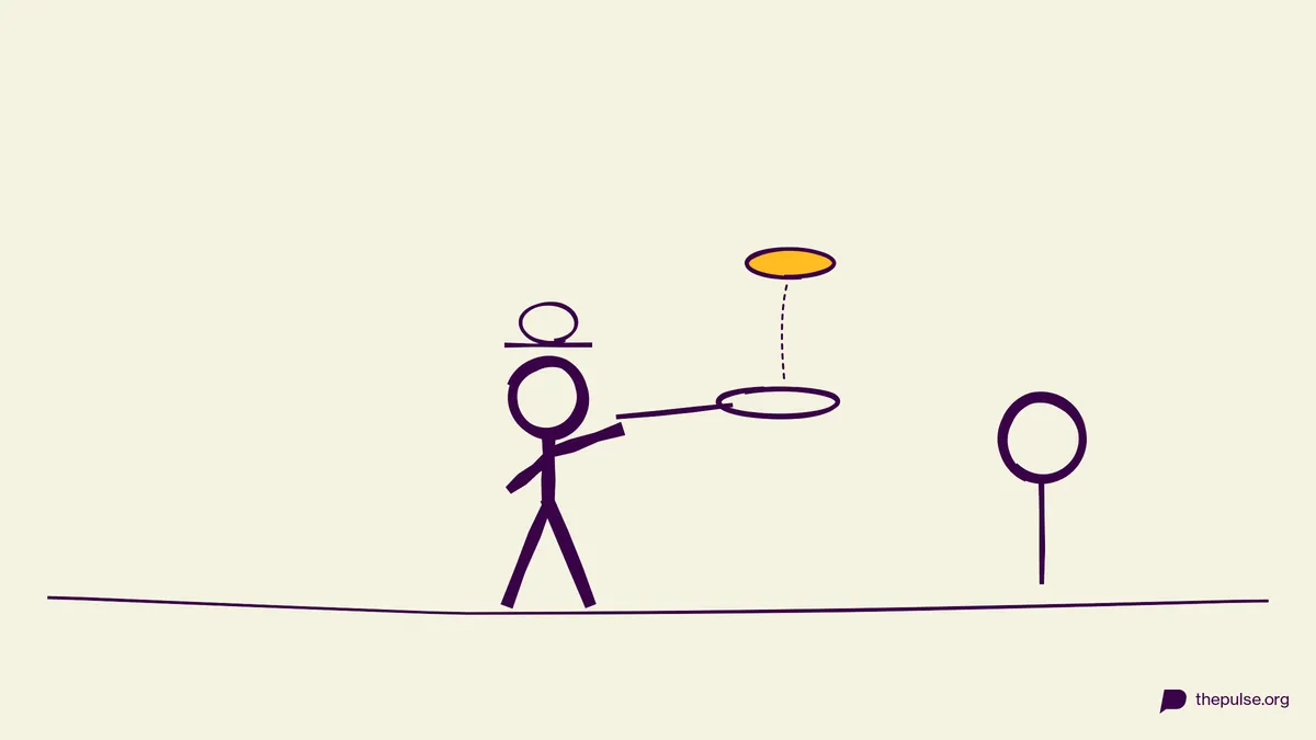 Handgezeichnete Illustration: Koch wirft den gelben Pancake mit der Pfanne in die Luft