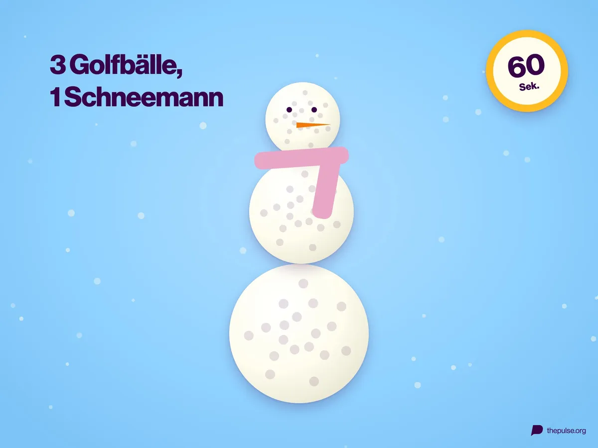 Ein Schneemann aus drei aufeinandergestapelten Golfbällen mit rosa Schal