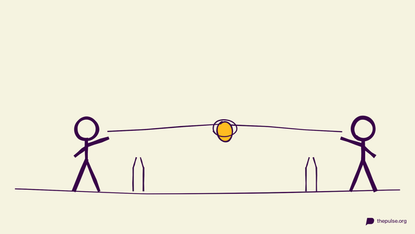 Handgezeichnete Illustration: Zwei Spieler tragen das gelbe Ei mit der Schnur-Schlinge von Flasche zu Flasche