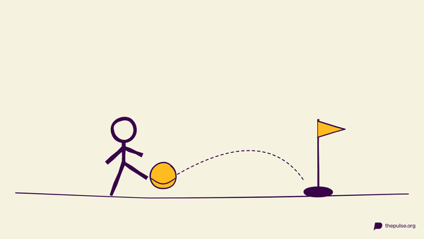 Illustration: Figur kickt den gelben Fußball Richtung Golfloch