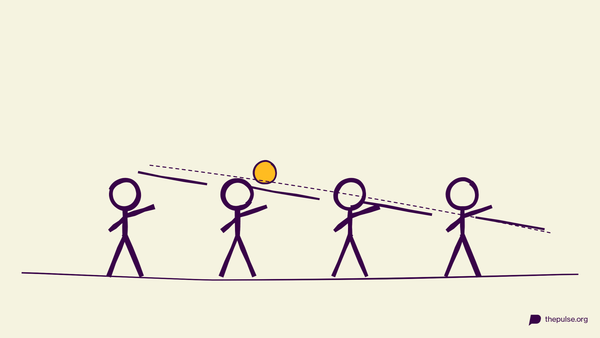 Handgezeichnete Illustration: Team rollt einen gelben Ball durch eine Kette aus Rinnen-Stücken