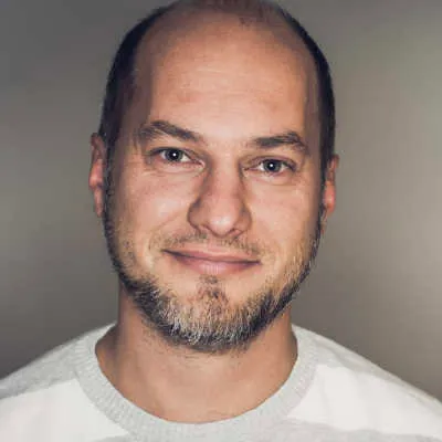tobiliebmann